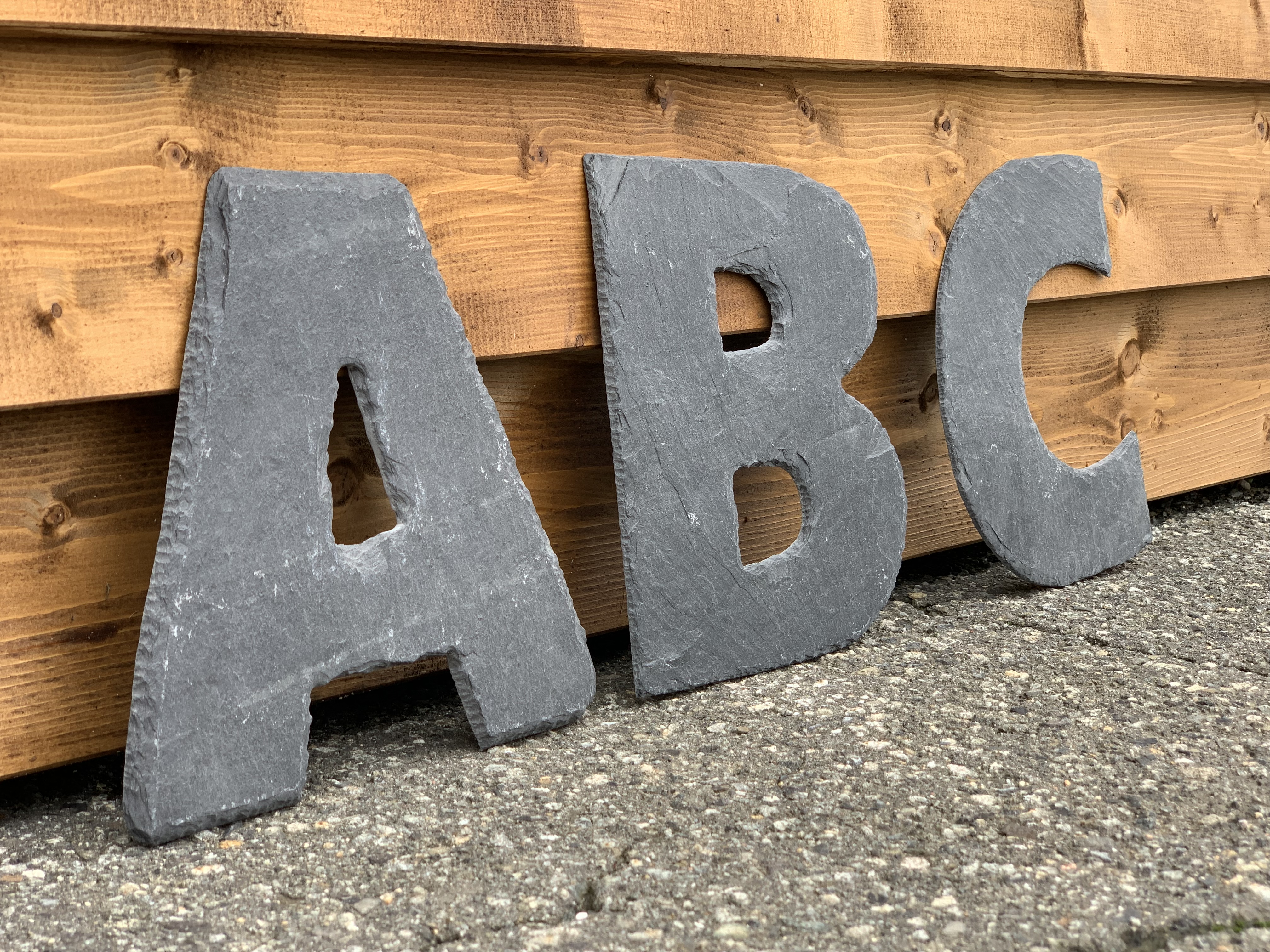 Buchstaben ABC aus Schiefer handgefertigt, Haustür Dekoidee modern